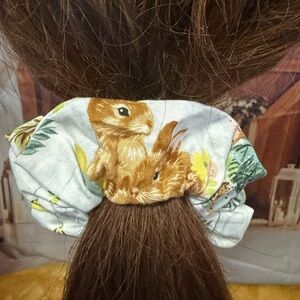 Bunny Print Hair Scrunchie - off white